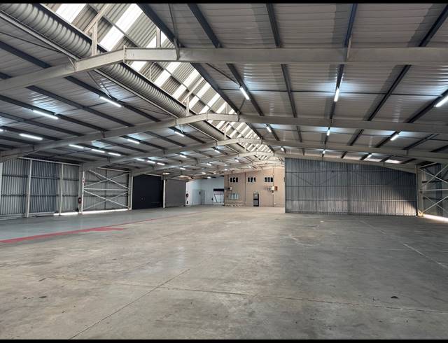 4,000M² WAREHOUSE TO LET IN UMHLALI